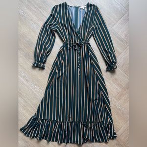 Promesa striped long sleeve maxi dress, flowy, with waist tie. Size large.